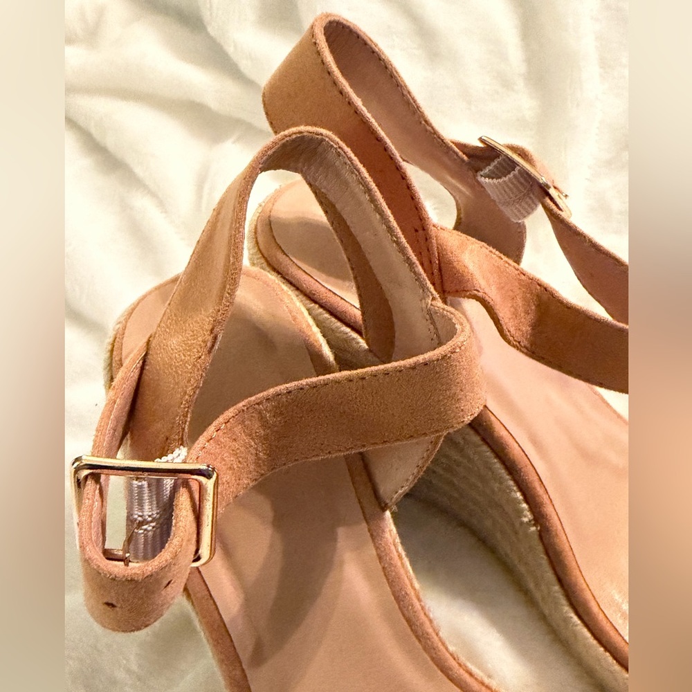 Women's Tan Wedge Sandals - Picture 8 of 9